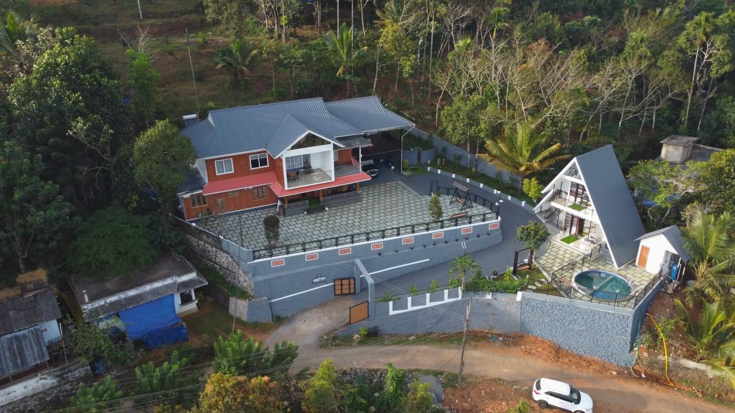Your Hilltop Haven with Comfort, Charm & Scenic Views